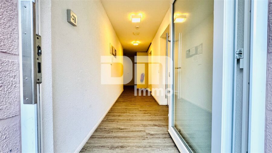 Moderne 4 Zimmer HP / EG Wohnung mit 2 Bädern und großer Terrasse direkt an der Uni - Haupteingang